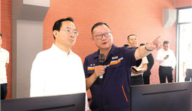 四川省總工會(huì)黨組成員、經(jīng)審委主任張開(kāi)鋒一行到四川德勝調(diào)研指導(dǎo)安全生產(chǎn)工作